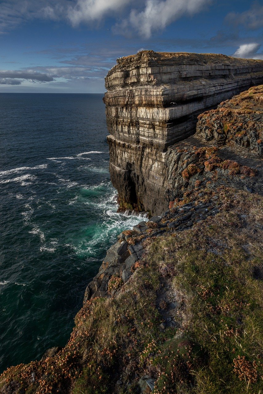 Exploring the Emerald Isle: A Comprehensive Guide to Travel in Ireland